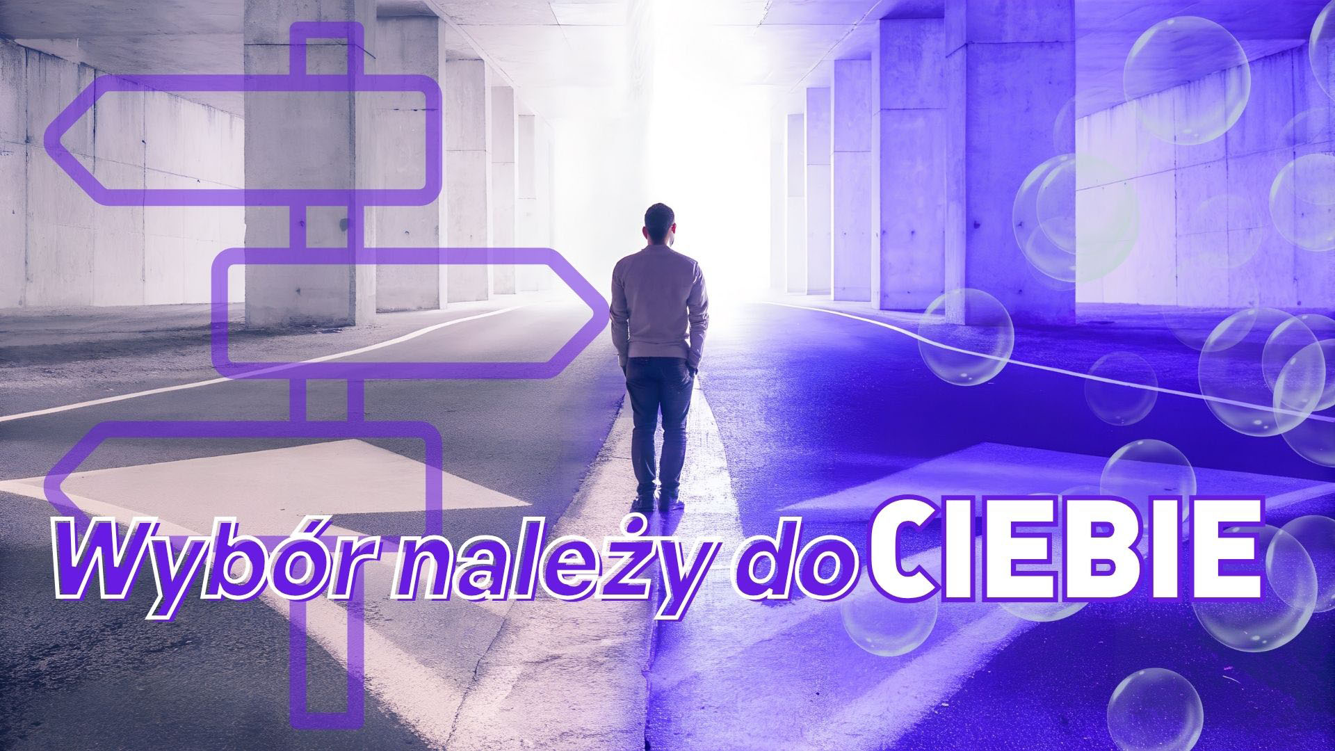 Osoba stojąca na rozdrożu symbolizującym wybór między iluzją a realną ścieżką kariery closera