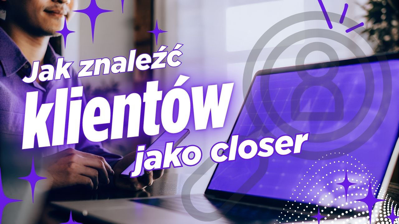 Closer prowadzący rozmowę sprzedażową przy laptopie w nowoczesnym biurze