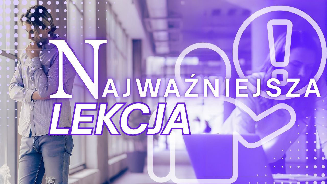 Osoba stojąca w refleksji między chaosem a spokojem symbolizująca naukę z błędnej rozmowy sprzedażowej